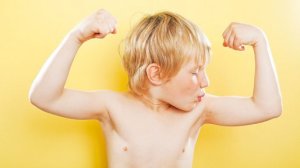 enfant-garcon-macho-machisme-sexiste